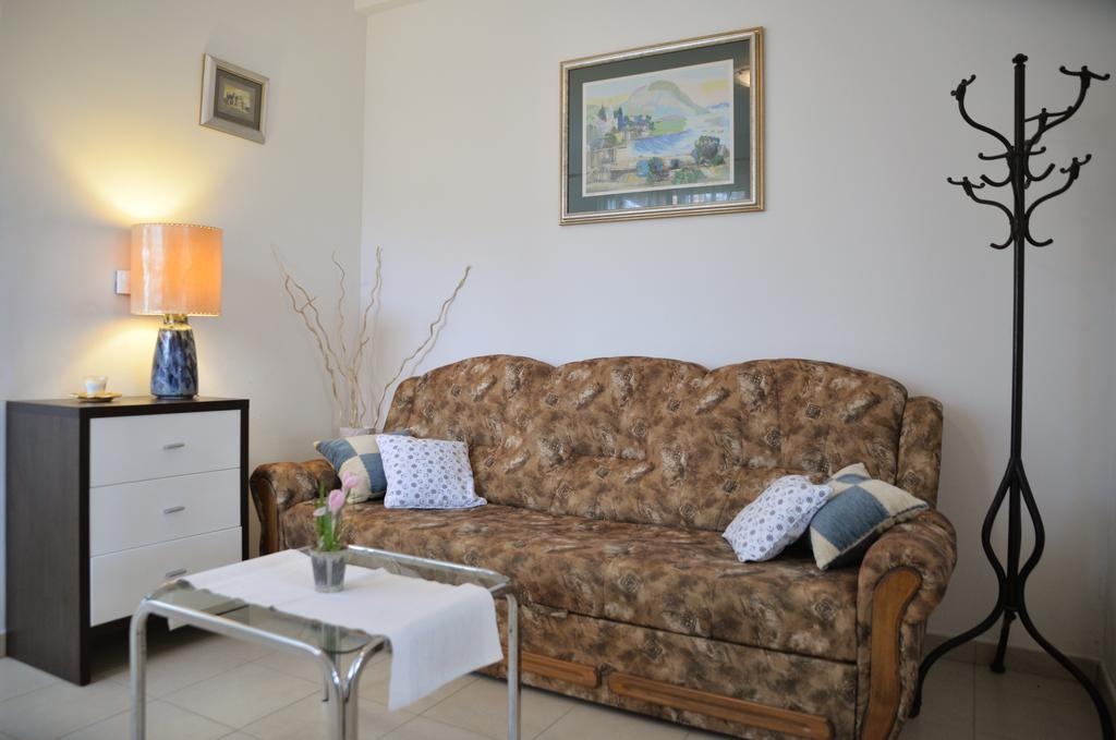 Apartments 5M Tisno Bilik gambar