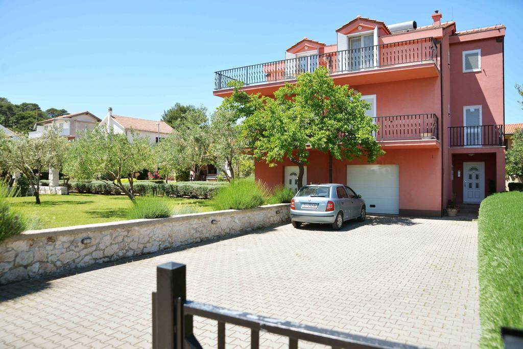 Apartments 5M Tisno Luaran gambar